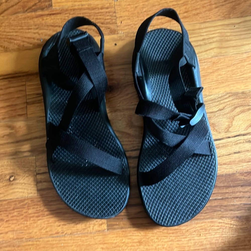 Black chacos
